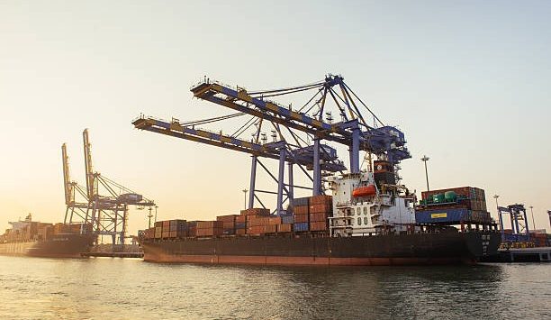 Shipping to USA from Canada Cost, Delivery & Tracking