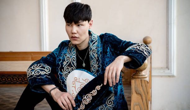 Step Into the Past with Men’s Hanfu A Cultural Fashion Renaissance